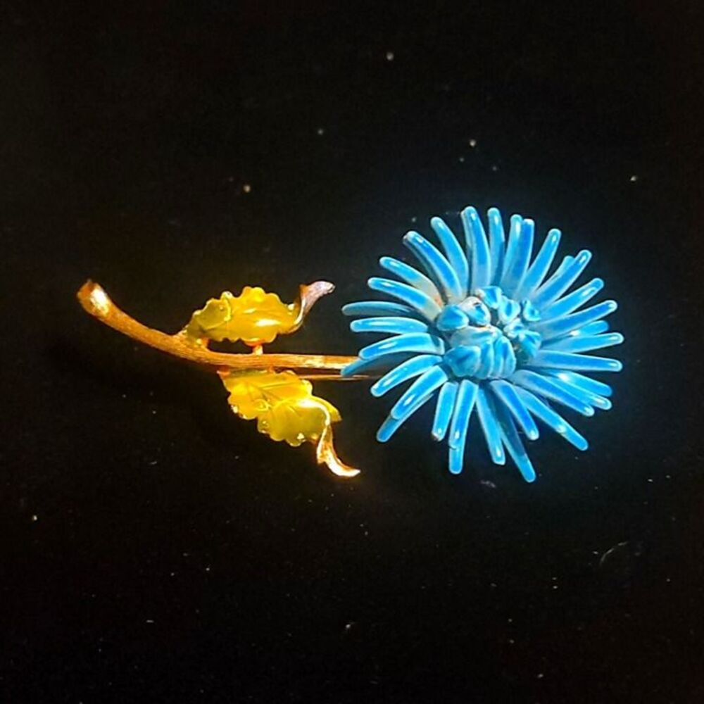 Weiss Blue Enamel Flower Brooch Pin Vintage